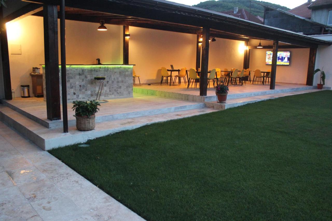 Villa Pretty Garden Orşova Exterior foto